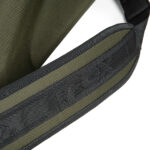 clu448_fox_r_series_large_bedchair_bag_padded_strap_detail_2
